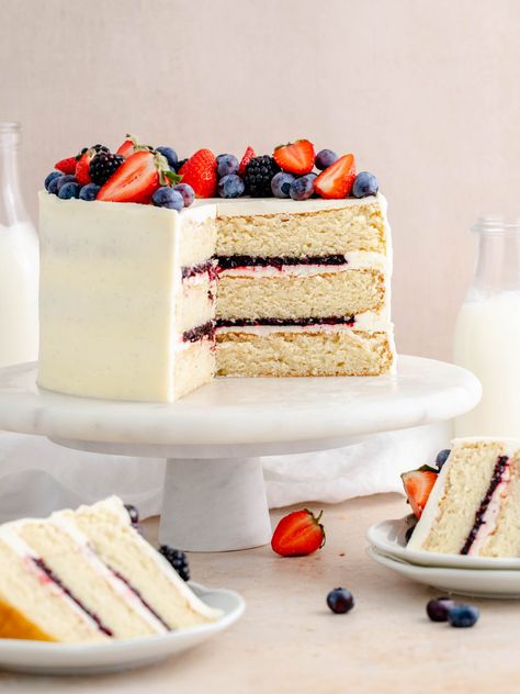 Strawberry and Blueberry Layer Cake - Julie Marie Eats Strawberry Blueberry Cake, Chocolate Spring Desserts, Blueberry Layer Cake, Homemade Cake Mixes, Spring Recipes Dessert, Fruity Cake, Homemade Frosting, Easy Summer Desserts, Homemade Cake Recipes