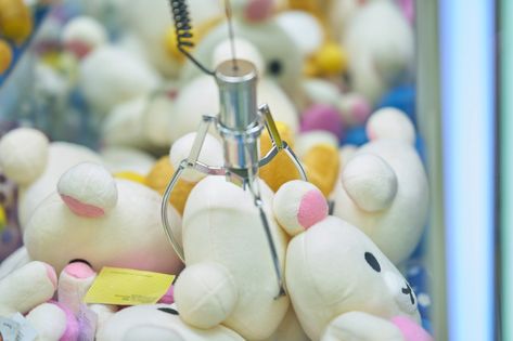 Gamer reveals simple hack to win prize at an arcade claw machine every time: ‘Legit’ Claw Machine Aesthetic, Arcade Claw Machine, Claw Game, Claw Machine, Weird But True, Arcade Game, Viral Trend, Tv Entertainment, New York Post