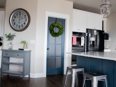 Pantry Door Paint Color - Favorite Paint Colors Blog Pantry Door Paint Ideas, Pantry Door Color Ideas, Blue Pantry Door, Painted Pantry Doors, White Kitchen Pantry, Painted Pantry, Kitchen Pantry Doors, Home Wall Colour, Kitchen 2020