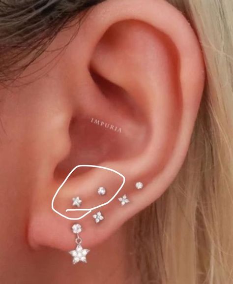 Piercing Lovers | does any body know what the piercing circled is called i want it but dont knoe what to ask x | Facebook Cartalige Percinings, Triple Flat Piercing, Flat Piercing, Piercings Ideas, Cute Ear Piercings, Ear Piercings, Call Me, Piercings, I Want