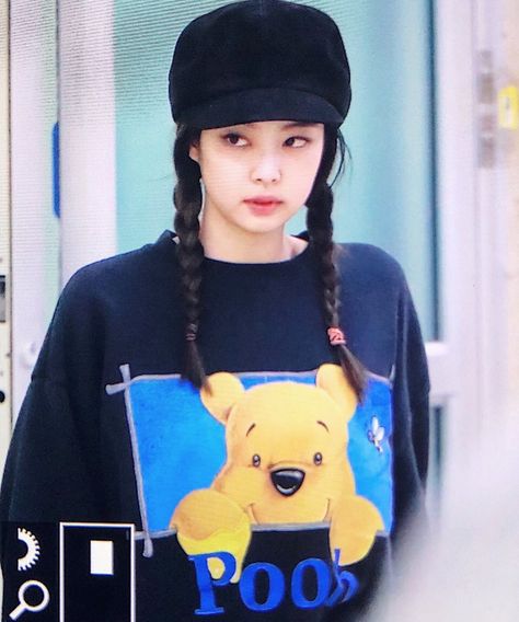 Jennie Airport Fashion, Jennie Airport, Grunge Skirt, Rose And Rosie, Photo Collage Template, Bear Hat, Airport Fashion, Cool Fits, Jennie Lisa