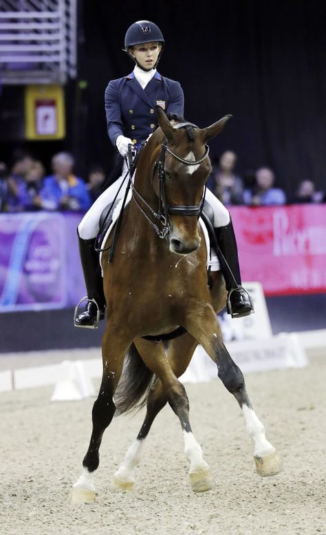 FEI World Cup™ Finals Omaha USA Laura Graves from the Unites States rides Verdades as they competes in Session 2 of the Grand Prix de Dressage in the FEI World Cup Finals in Omaha, Nebraska, USA on 30 March 2017. Photo JIM HOLLANDER/FEI Dressage Movements, Dressage Competition, Equestrian Dressage, Equestrian Aesthetic, Equestrian Helmet, Horse Riding Clothes, Horse Training Tips, Horse Dressage, Horse Aesthetic