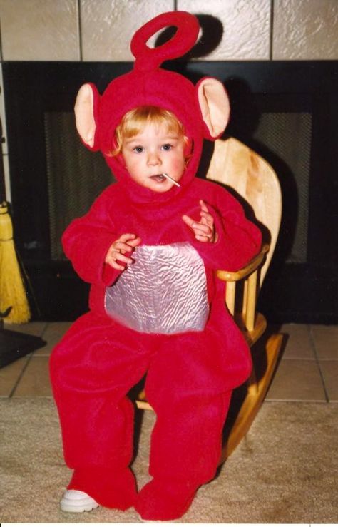 Homemade Po (Teletubbies) costume Diy Teletubbies Costume, Teletubby Costume, Teletubbies Birthday, Po Teletubbies, Jungle Cakes, Teletubbies Costume, Kawaii Pajamas, Medieval Cosplay, Sheer Wedding Dress