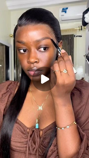 Melanins Makeup™ on Instagram: "What do you think about this routine 😍❤️ Tag your makeup bestie💄❤️

Follow us @melaninsmakeup for more makeup tutorials and beauty tips😍 

Credit: @eimbi 

#melaninmakeup  #melaninsmakeup #makeup #makeuptutorial #makeupforblackwomen #makeupforblackgirls  #blackgirlmakeup  #makeupartist #makeupforever #makeupformelanin #blackmua #makeuplooks #melaninqueen  #explore #explorepage✨#makeuptips #makeupforbeginners #makeuphacks #makeup #tips #makeupinspo #atlmua #dallasmua #houstonmua #nymua #nycmua #lamua #ohiomua #jacksonvillemua #njmua" Makeup For Black Skin Natural, Black Women Makeup Tutorial, Makeup For Black Skin, Black Women Makeup, Makeup Transformation, Looks Black, Makeup For Beginners, Makeup For Black Women, Makeup Forever