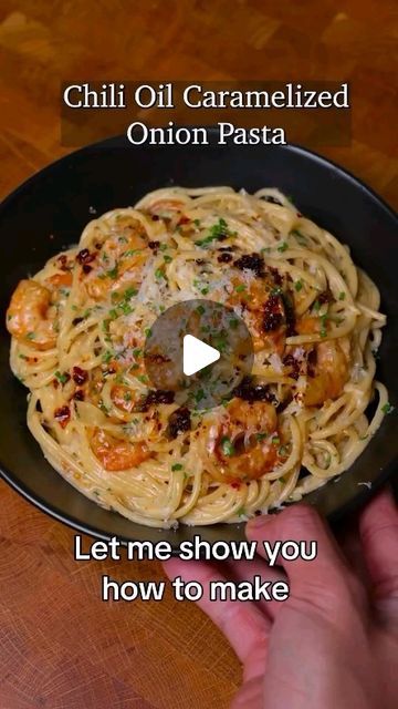 missbo_of on Instagram: "#Repost  Chili Oil Caramelised Onion Pasta 🍝   if you guys LOVE the VIRAL Chili Oil Garlic Butter Pasta , you guys DEFINITELY should give this a try too! 🤌🏻 #seafoodnetwork#seafoodlover#seafood#sea" Chili Oil Pasta Recipe, Chili Oil Pasta, Oil Pasta, Garlic Butter Pasta, Onion Pasta, Caramelised Onion, Butter Pasta, Shrimp Recipes For Dinner, Shrimp Dishes