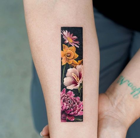 Coverup Ideas, Leg Tats, Dahlia Tattoo, Realistic Flower Tattoo, Butterfly With Flowers Tattoo, Best Cover Up Tattoos, Wrist Tattoo Cover Up, Tattoo Snake, Framed Tattoo