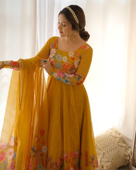 Comment “Link” To Get Details In DM 💛 Yellow Pure Soft Organza Anarkali Suit Set With Huge Flair, Dupatta & Pant Search “NKB 25” On Our Website To Shop 👗 Hurry, Book Fast To Make This Festival Season Unforgettable ✨ Shop Now From www.BahuPalace.com Link In Bio DM/WhatsApp Us At +91 9409911700 💖 Take Screenshot & Send Us To WhatsApp For More Details! Which One You Want To Buy/Inquiry? 🙈 100% Quality Assured Premium Product With Pocket Friendly Price | Free Express Shipping | Cash On Deliv... Heavy Anarkali, Yellow Anarkali Suits, Organza Anarkali, Printed Anarkali Suits, Salwar Kameez Mens, Yellow Anarkali, Silk Anarkali Suits, Patiyala Dress, Lehenga Suit