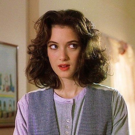 80 Hairstyles 80s Hair, 80s Short Hair, 80s Haircuts, 80's Hairstyle, Veronica Sawyer, Parisienne Chic, 80s Hair, Hair Inspiration Short, Winona Ryder