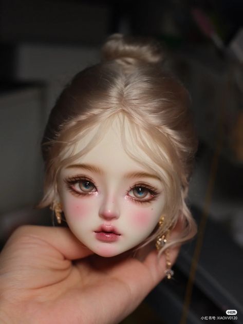 Bold Lipstick Makeup, Bjd Head, Bjd Faceup, Doll Face Makeup, Zepeto Looks Ideas, Bjd Dolls Girls, Doll Aesthetic, Paper Doll Template, Bride Dolls