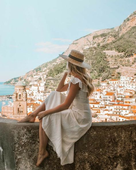 Sorrento Instagram Pictures, Amalfi Coast Photoshoot, Amalfi Coast Poses, Amalfi Coast Photography, Positano Picture Ideas, Amalfi Coast Picture Ideas, Amalfi Coast Instagram Pictures, Amalfi Coast Photo Ideas, Mediterranean Photoshoot