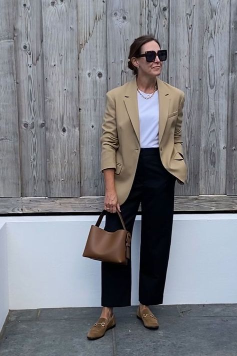 Style Rules: Sam Williams Camel Blazer Outfit, Loafers Outfit Women, Beige Blazer Outfit, Blazer Outfits Women, Brown Blazer Outfit, Elemento Terra, Khakis Outfit, Blazer Fits, Outfit Minimalist