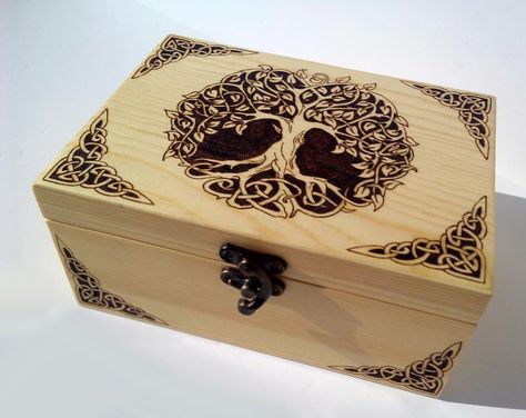 Wood Burning Tips, Wood Burning Techniques, Pyrography Patterns, Woodburning Projects, Tree Of Life Jewelry, Jewelry Box Diy, Celtic Tree Of Life, Wood Burning Crafts, Wood Burning Patterns