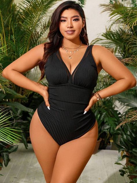 Curve Model, Vestido Plus Size, Black One Piece Swimsuit, Mini Robes, Outfit Women, Full Figured, Girly Outfits, Black Swimsuit, Beach Outfit