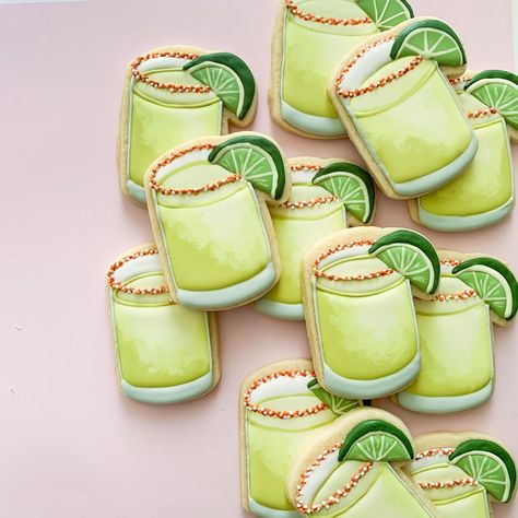 @sugarbloomcookie on Instagram: “You can’t make everyone happy, you’re not a margarita.” Wedding Cookie Ideas, Summer Sugar Cookies, Mexican Cookies, Margarita Party, Crazy Cookies, Summer Cookies, Sugar Cookie Designs, Pretty Cookies, Fancy Cookies