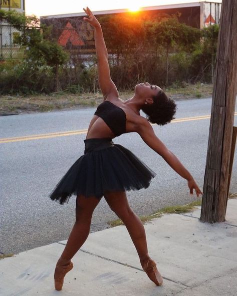 Black Ballerina Receives First Pair of Pointe Shoes in Her Skin Tone Color Skin Tone Color, Young Ballerina, Shoes Matching, Black Dancers, Ballet Pointe, Ballet Pointe Shoes, Ballet Beauty, Ballet Inspiration, Black Ballerina