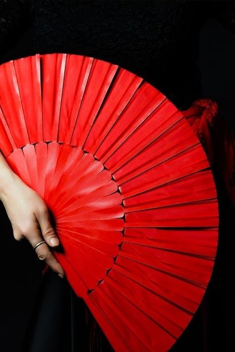 Unique Promotional Items, The Sun And Moon, Spanish Culture, Invitation To Play, Longing For You, Holidays Around The World, Theme Background, Japanese Geisha, Red Jewelry