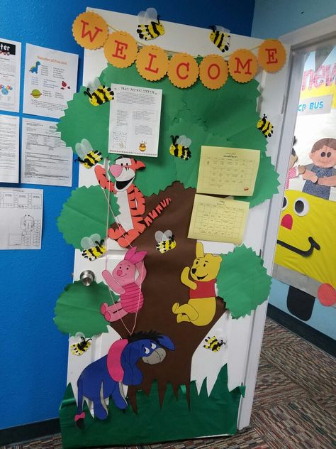 Winnie the pooh Mickey Mouse Classroom, Dorm Themes, Star Wars Classroom, Disney Themed Classroom, Classroom Decor Ideas, Seuss Classroom, Fall Classroom Decorations, Infant Classroom, School Door Decorations