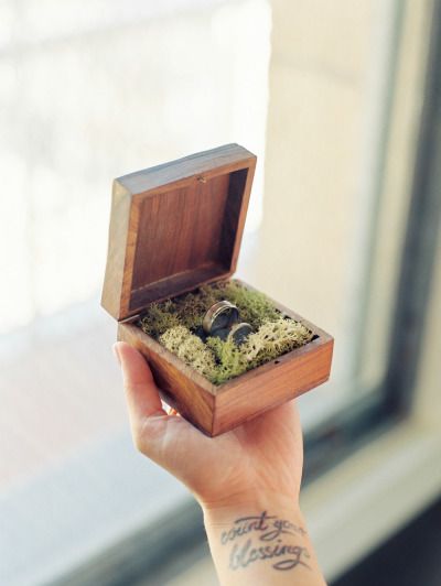 Ring Boxes Diy, Forest Ring, Wedding Ring Photography, Ring Box Wedding, Dream Wedding Decorations, Last Kiss, Cushion Ring, Ring Pillow, Los Angeles Wedding