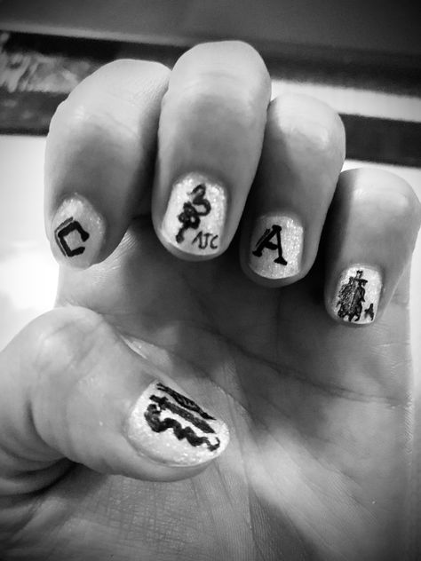 Good Omens Nails, Crowley And Aziraphale, Crowley X Aziraphale, Crowley Aziraphale, Nails Inspired, Inspired Nails, Ineffable Husbands, I Am In Love, Nail Design Ideas