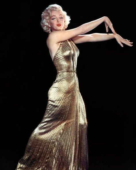 Marilyn Monroe on Instagram: “Marilyn wearing the stunning gold lamé dress created by Travilla for 'Gentlemen Prefer Blondes' in 1953. The dress barely appears in the…” Gentlemen Prefer Blondes Aesthetic, Marilyn Monroe Gold Dress, William Travilla, Lamé Dress, Marilyn Monroe Dress, Rachel Ward, Gold Formal Dress, Lame Dress, Golden Dress