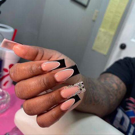 @Ariesnailandbeautybar on insta 🫶🏽 Nail Inspo Short, Nail Inspired, Birthday Nail, Lavish Lifestyle, Acrylic Toe Nails, Graduation Nails, Long Acrylic Nail Designs, Diy Acrylic Nails, Drip Nails