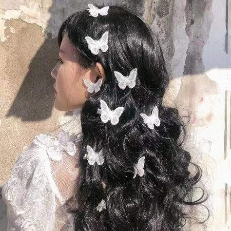 Butterfly Hairstyle, Butterfly Hair Accessories, Lace Butterfly, Clip Hairstyles, Butterfly Hair Clip, Lace Hair, Butterfly Hair, Aesthetic Hair, Trendy Hairstyles