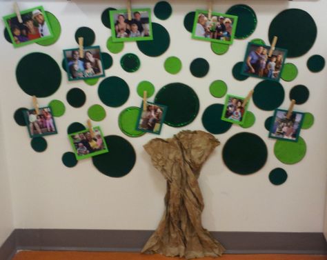 Family Board Display Family Board For Infant Room, Family Boards Preschool Display, Daycare Family Picture Board, Family Board Ideas Classroom Preschool, Family Board Ideas, Family Board Preschool, Class Family Bulletin Boards, Family Tree Classroom Display, Classroom Family Picture Display