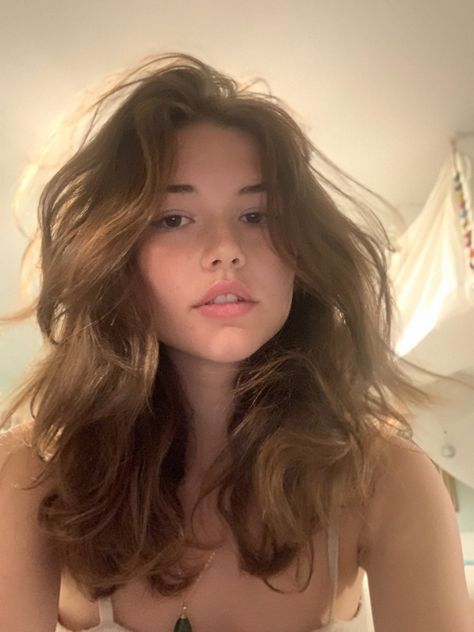 Teen Girl Face Claim Brown Hair, Brown Hair Girl Face Claim, European Face Claim, Light Brown Hair Face Claim, Face Claims Brown Hair, Brown Hair Face Claim, Female Face Claims Brunette, Brunette Face Claim, Brown Hair And Freckles