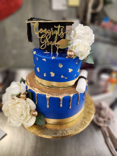 Blue and gold graduation cake Graduation Cake Blue And Gold, Gold Graduation Cakes, Blue And Gold Graduation Cake, Blue And Gold Graduation, Royal Blue Cake, Blue Cakes, Graduation Cake, Royal Blue And Gold, Graduation Cakes