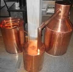 The best characteristic of a copper still is that a copper still will reduce the number of sulfides during the distillation process. Moonshine Still Kits, Moonshine Still Plans, Copper Moonshine Still, Homemade Moonshine, Home Distilling, Distilling Alcohol, How To Make Moonshine, Whiskey Still, Beer Brewing Equipment