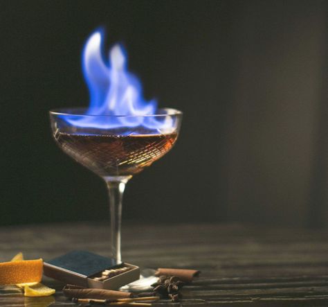 8 Flaming Cocktails You Should Drink Right Now Flaming Cocktails, Flaming Drinks, Easy Alcoholic Drinks, Pineapple Cocktail, Alcholic Drinks, Banana Drinks, Blue Drinks, Tiki Drinks, Alcoholic Drink