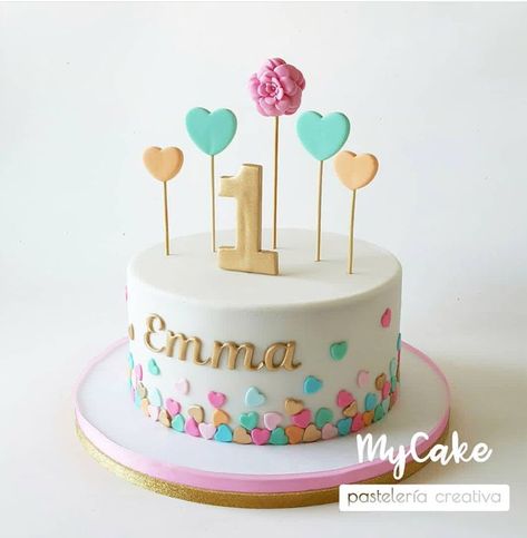 Simple Girls Birthday Cake, Baby Girl First Birthday Cake Ideas, Children Cake Design, Hearts Cake Birthday, 2 Year Birthday Cake, 1st Birthday Girl Cake, One Year Birthday Cake, Simple Birthday Cake Designs, One Birthday Cake