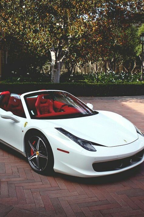 Beautiful white sports car with red interior Ferrari 458 Italia Spider, Aventador Lamborghini, F12 Berlinetta, White Ferrari, Aston Martin Vanquish, Ferrari 458 Italia, Lamborghini Veneno, Super Sport Cars, Pagani Huayra