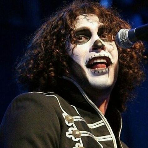 #raytoro #mychem #mcr #mychemicalromance #blackparade Ray Toro, I Love Mcr, Palaye Royale, Black Parade, Mikey Way, Frank Iero, Gerard Way, Emo Bands, My Chemical