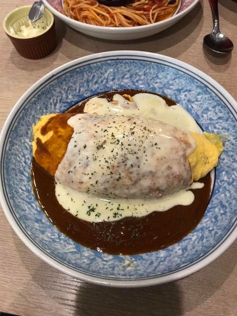 Omurice Aesthetic, Fruit Sandwich, Japanese Interior Design, Dessert Pictures, Japanese Interior, Gluten Free Cooking, Asian Cooking, Beautiful Dishes, Lunches And Dinners