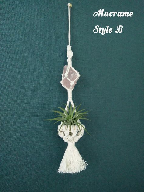 Macrame And Crystals, Hanging Crystals Diy, Diy Macrame Plant Hanger Easy, Suncatchers Diy, Crystal Ideas, Crystal Suncatchers Diy, Wrapped Crystals, Macrame Accessories, Car Mirror Charm