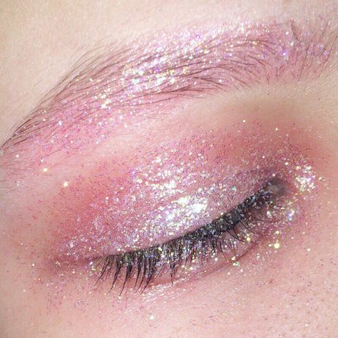 Fairy Dust, Pretty Makeup, Pink Lips, Cute Makeup, Aesthetic Makeup, An Eye, Makeup Art, Makeup Inspo, Pink Aesthetic