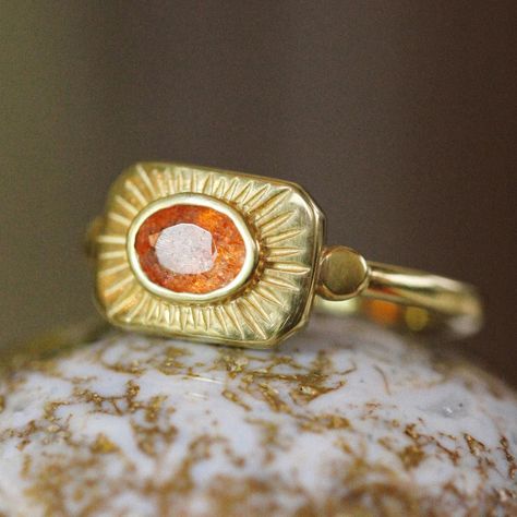 Oval Stone Ring Design, Stone Ring Design Gold, Creative Rings, Gold Stone Ring, The Mirage, Gold Vermeil Jewelry, Gold Gemstone Ring, Vermeil Jewelry, Jewelry Inspo