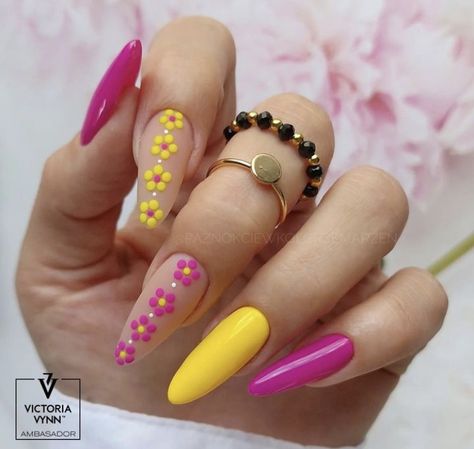 Fall Manicure Ideas, Short Nails Fall, Manicure Ideas For Short Nails, Nail Designs Fall, Ideas For Short Nails, Nails Easter, Yellow Nail Art, Art Deco Nails, Fall Manicure