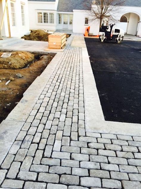 Cobbled Driveway, Garden Ideas Driveway, Gravel Walkway, Cobblestone Driveway, Brick Driveway, Granite Paving, Outdoor Pool Area, Brick Walkway, Stone Driveway