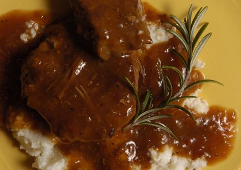 Cook This:Grits and Grillades will soothe you right down to the bottom of your soul | Food/Restaurants | theadvocate.com Grits And Grillades, Soul Food Restaurant, Beef Round, Cajun Creole Recipes, Cheese Grits, Tomato Gravy, Louisiana Recipes, Creole Recipes, Comfort Dishes