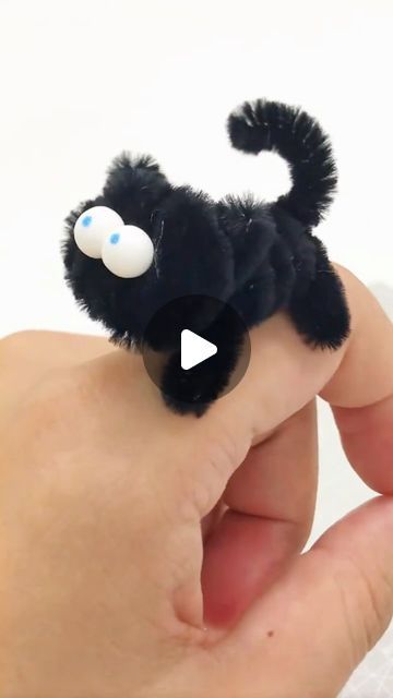 Fuzzay on Instagram: "🐾 Create your own mini black cat in just 1 minute! Perfect for kids and beginners. Follow us for more fun and easy pipe cleaner crafts❣️  #Fuzzay #DIYCrafts #craftingwithkids #BeginnerCrafts #PipeCleanerArt #EasyCrafts #BlackCat #CraftTutorial #CreativeKids #creative #stressfree #happy #HandmadeWithLove #handmade #pipecleaners #diy #businessopportunity #business #innovation #hobby #design #relaxing #afterwork #stressrelief #homecrafts #kidscrafts #FamilyFun #parenting #education #etsy" Pipe Cleaner Halloween Crafts For Kids, Halloween Pipe Cleaner Crafts For Kids, Pipe Cleaner Crafts For Kids Halloween, Pipe Cleaner Spiders For Kids, Spider Pipe Cleaner Craft, Halloween Crafts With Pipe Cleaners, Pipe Cleaner Cat Tutorial, Pipe Cleaner Art For Kids, Pipe Cleaner Crafts Animals