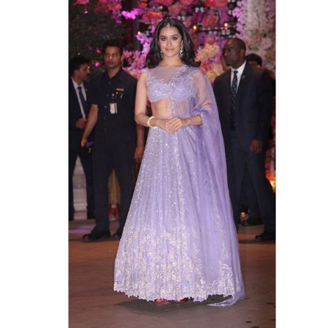 Shraddha Kapoor Lehenga, Outfit Ideas Indian Wedding, Lehenga For Bridesmaid, Silver Colour Combination, Outfit Ideas Indian, Lavender Lehenga, Akash Ambani, Lehenga Inspiration, Inspiration Outfit Ideas