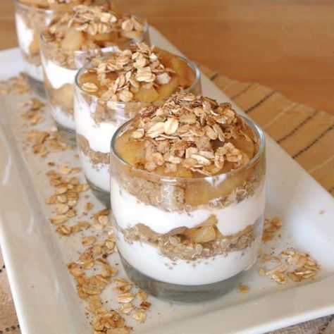 Quinoa Dessert Recipes, Apple Cinnamon Quinoa, Quinoa Desserts, Cinnamon Quinoa, Healthy Christmas Desserts, Apple Quinoa, Dessert Alternatives, Parfait Recipes, Quinoa Breakfast