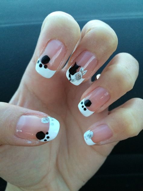 French nails #frenchtips #frenchmanicure #kittynails #frenchnaildesign #catnailart Cat Nail Art Designs Kitty, Cat French Tip Nails, Short Cat Nails, Kitten Nails, Cat Nail Art, Black White Nails, Cat Nail, Eye Nails, Cat Eye Nails