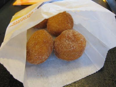 Cinnabon Delights...warm and gooey filling...with cinnamon sugar outside with coffee. yummmm! Taco Bell Cinnabon Delights, Cinnabon Delights, Taco Bell Recipe, Cinnamon Balls, Taco Bell Recipes, Food Chains, Fast Food Chains, Cat Recipes, New Menu