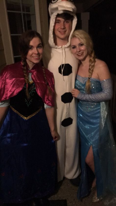 Anna And Kristoff Halloween Costume, Third Wheel Costumes Halloween, Couple And Third Wheel Costumes, Third Wheel Costumes, Third Wheel Halloween Costumes, Elsa And Anna Halloween Costumes, Anna And Elsa Costumes, Anna Halloween Costume, Kristoff Costume