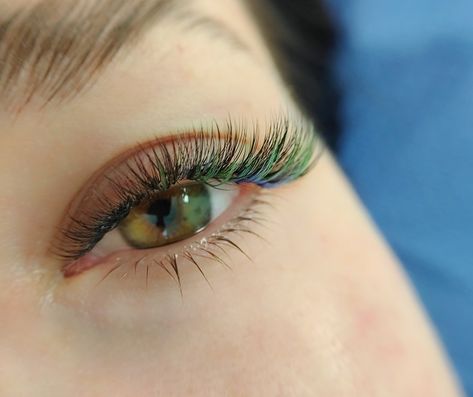 Green Lashes Extensions, Green Lash Extensions, Green Eyelash Extensions, Ombré Lashes, Green Lashes, Blue Lashes, Lash Ideas, Ombre Green, Eyelash Extentions