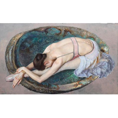 He Lihuai on Instagram: “The original of perceptive’s beauty,Oil on linen,158x96cm,2019.” Classical Realism, Beauty Oil, Chongqing, Oil Portrait, Oil Painters, Art Auction, Painting Style, Chinese Art, Figurative Art