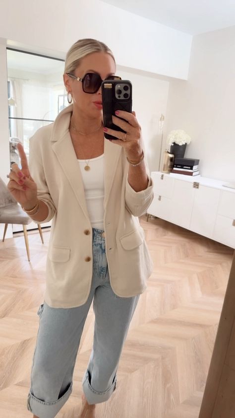 Aerie Fleece Blazer curated on LTK Business Casual White Blazer, Preppy Jeans, Sweatshirt Blazer, Cream Blazer Outfit, Cream Blazer, Open Front Blazer, Fall 24, Tee Outfit, White Blazer